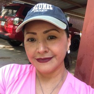 Meet your Posher, Adela